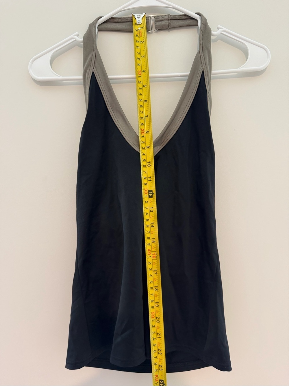 Victoria’s Secret Halter Workout Tank Top Women’s Medium - Picture 6 of 8